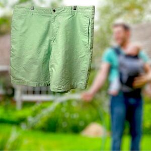 Chaps Classic-Fit Flat-Front Shorts – Size 42 (Green)